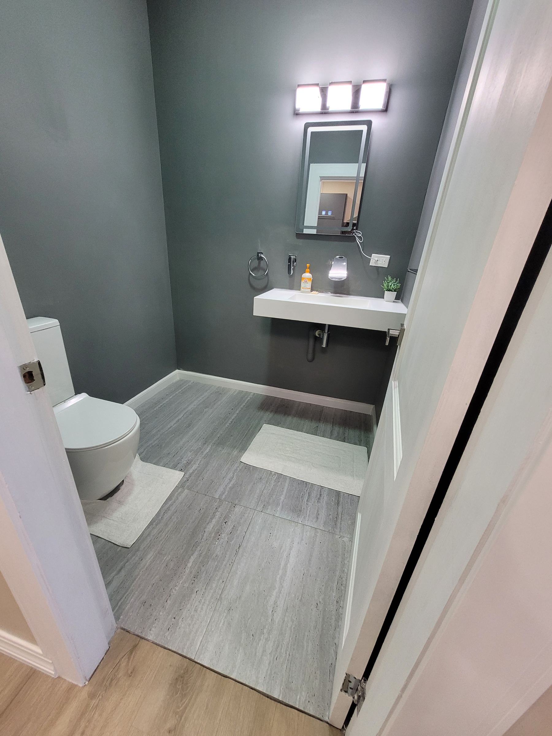 Modern bathroom